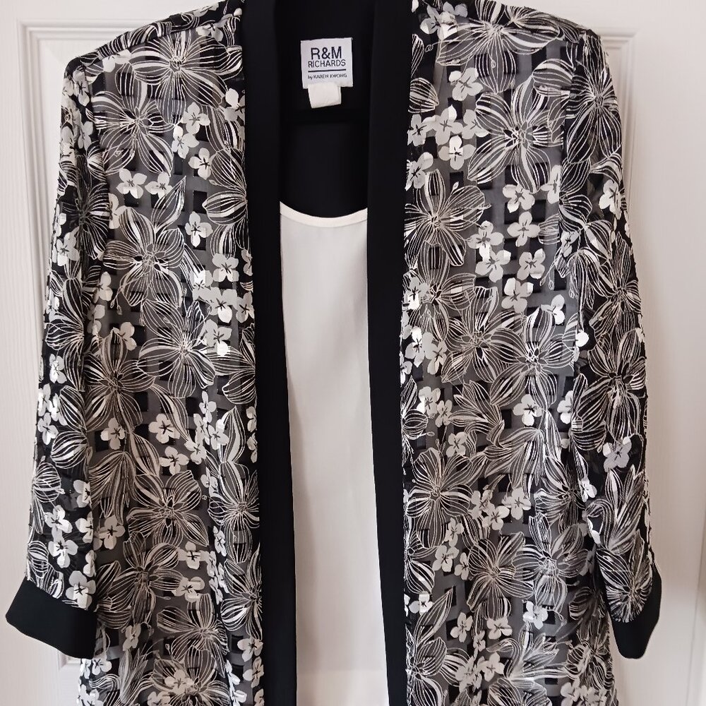 Black and White pullover top w/jacket